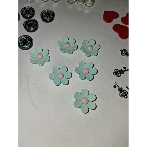 Mini Crafts & Project Supplies Hearts Keys Flowers Compass Glass Jar - Picture 4 of 8